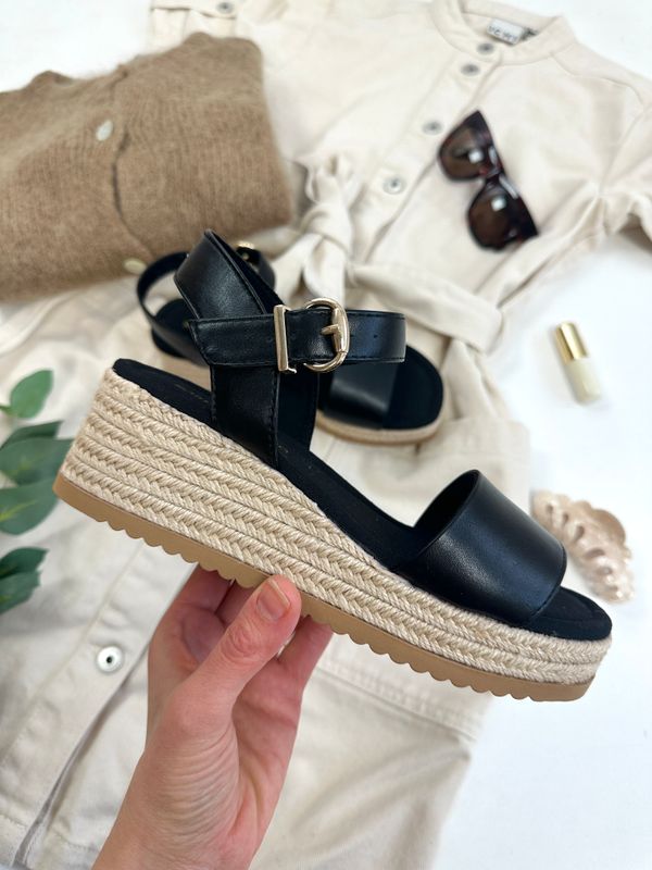 Lili Wedge