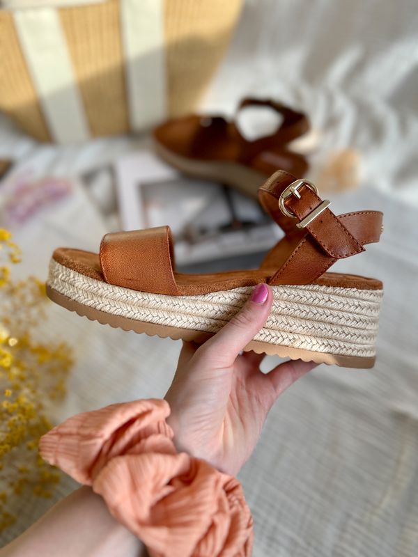 Lili Wedge