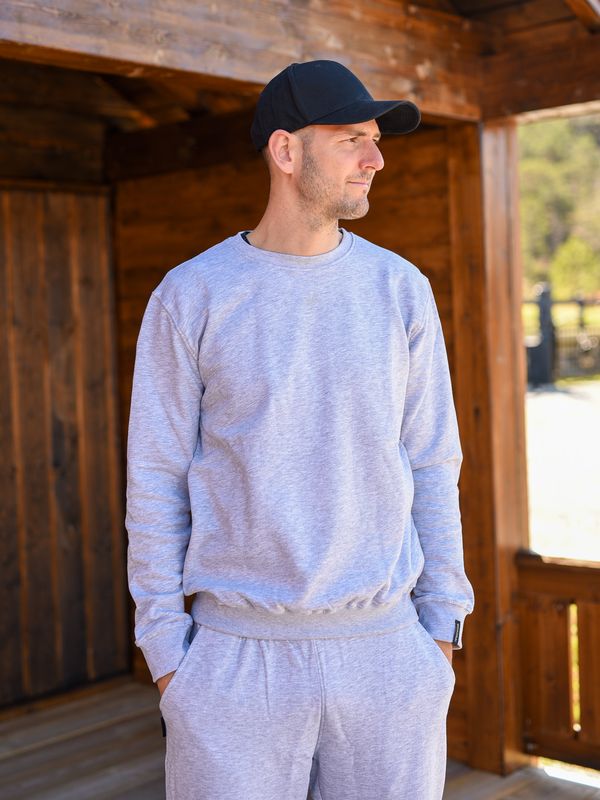 & Sweater U