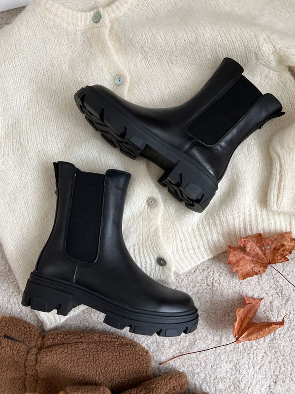 Cleo Chelsea Leather